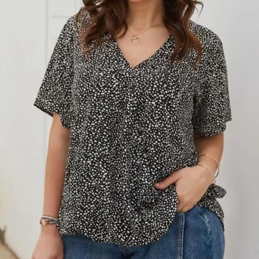 Black V Neck Printed Floral Top in 2XL - Picture 3 of 3